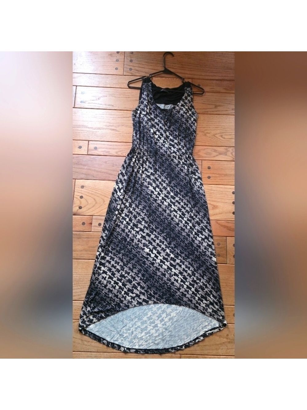 Black and White Elegant Maxi Dress - Picture 3 of 6
